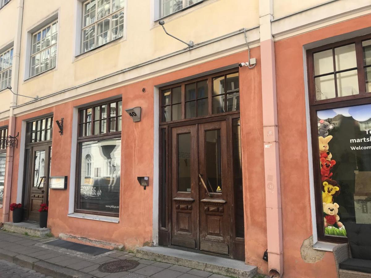 Cozy Oldtown Studio With Magnific City View Tallinn Bagian luar foto